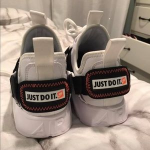 Nike woman’s sneakers